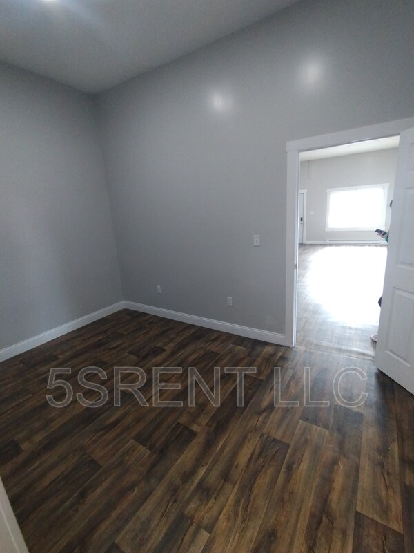 Foto del edificio - 22 E Main St