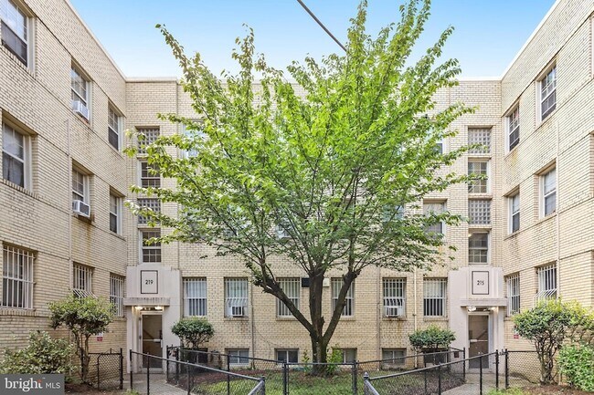 Foto del edificio - 219 Oakwood St SE