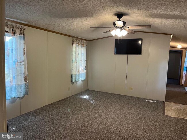 Foto del edificio - 22927 Cypress Dr