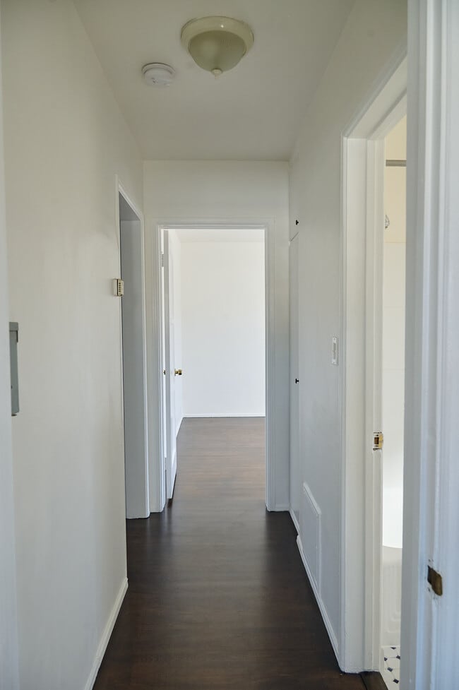 Foto del edificio - 5707 Clemson St