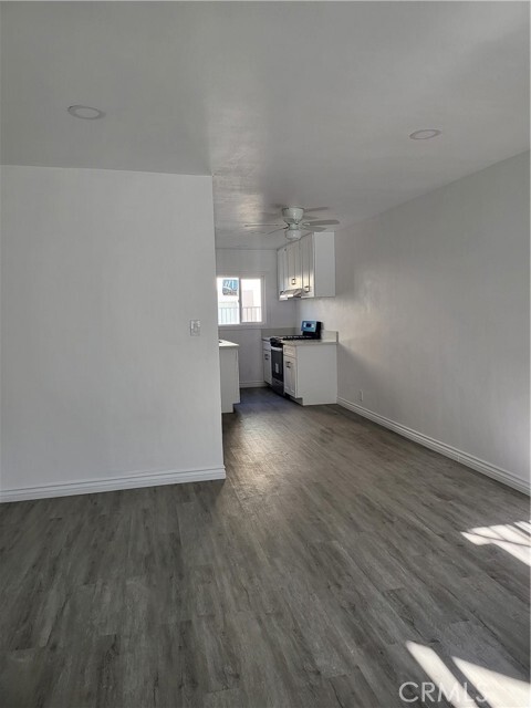 Building Photo - 454 W Valencia Dr