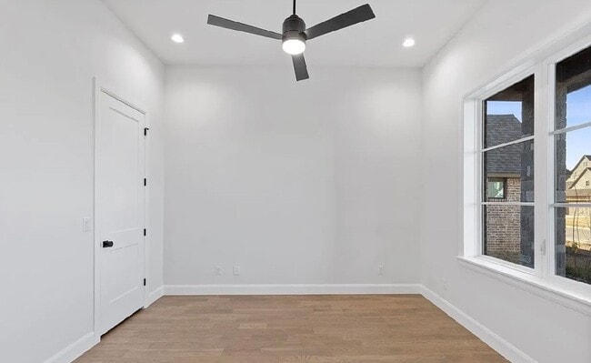 Building Photo - Gorgeous and impeccable custom home in Redbud Glen!