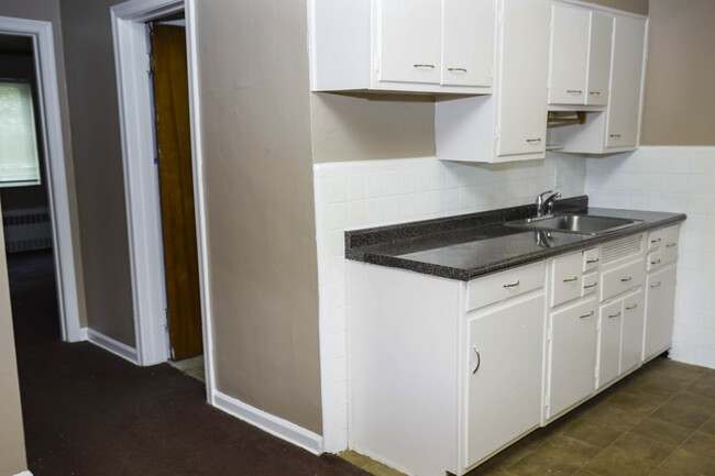 Kitchen - 2870 Lafeuille Ave