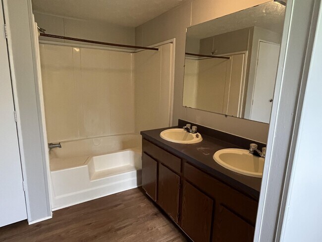 Building Photo - 143 Eaker Dr