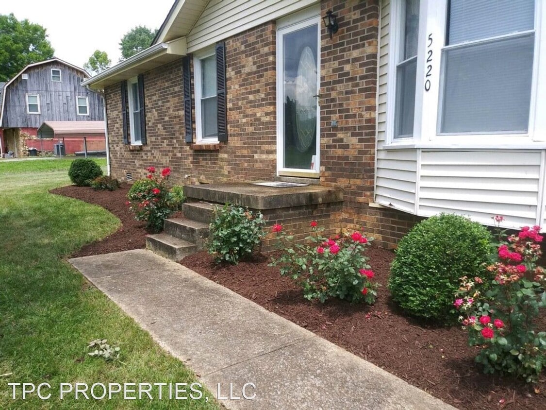5220 Old Glasgow Rd, Scottsville, KY 42164 House Rental in