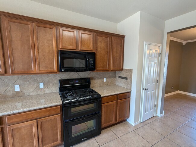 Foto del edificio - 1100 Alpine Mountain Dr