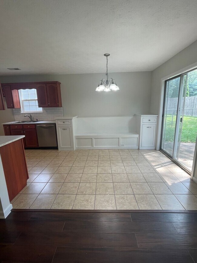 Building Photo - Nice ranch home