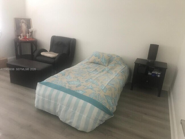 Foto del edificio - 195 Lakeview Dr