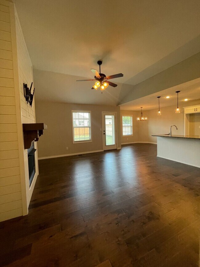 Foto del edificio - Executive Rental - Old Castle Estate Subdivision - Nixa