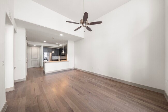 Foto del edificio - 1414 N Texas Avenue Unit 345