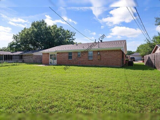 Foto del edificio - 230 NE Craig St