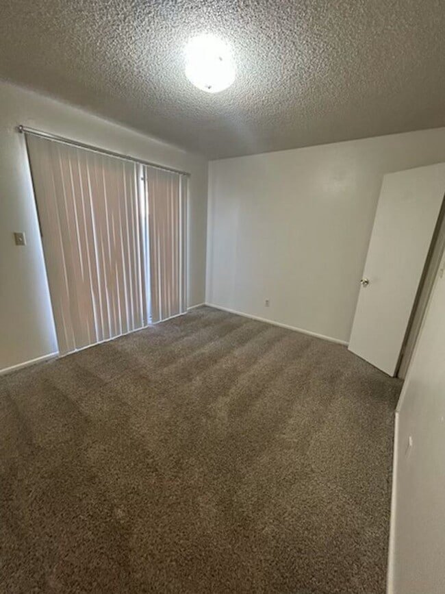 Foto del edificio - Very nice 2 bed 2 bath water paid