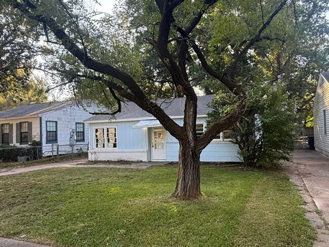 Foto del edificio - *1252 Dudley Lane