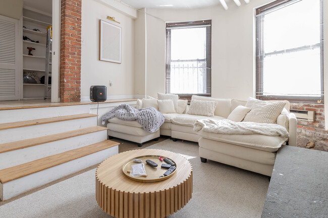 Photo - 54 Saint Stephen St Apartments