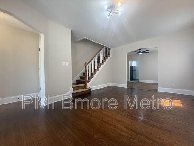 Building Photo - 519 E Cold Spring Ln