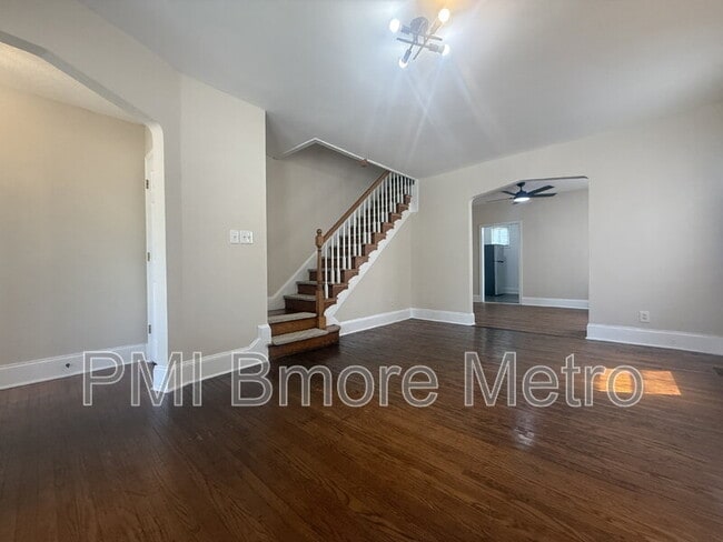 Foto del edificio - 519 E Cold Spring Ln