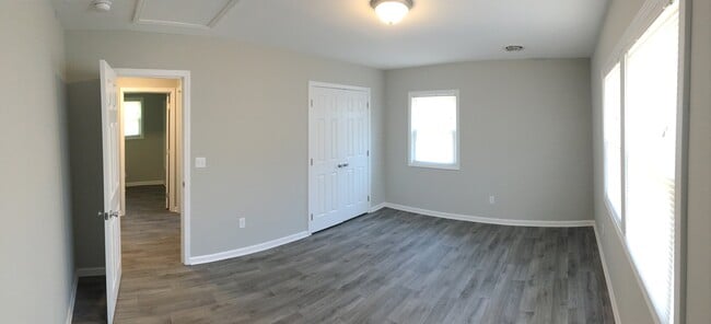 Building Photo - 605 N. Adair Street Apt #3