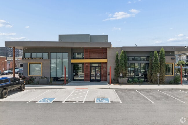 Clubhouse & Leasing Office - Encore Evans Station Apartments
