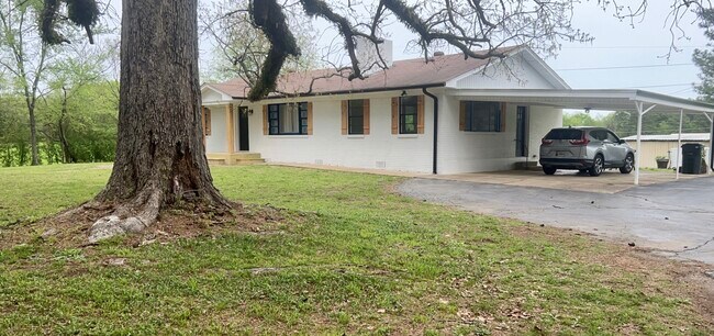 Foto del edificio - 572 Blacksnake Rd