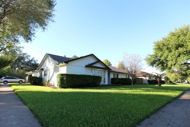 Building Photo - 7022 Pyron Way