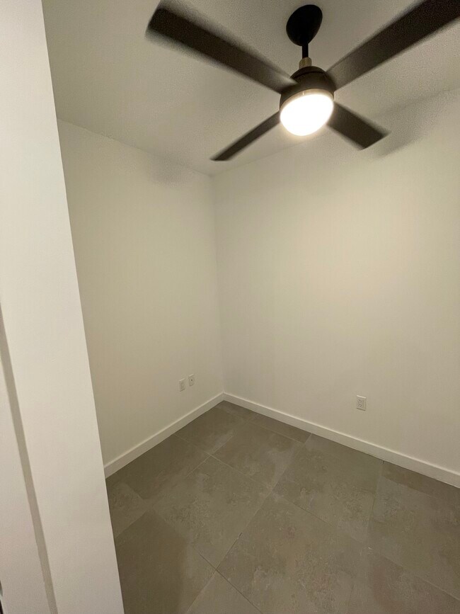 Foto del edificio - 811 NW 1st St