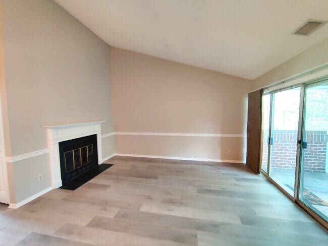 Foto del edificio - 3151D Covewood Ct