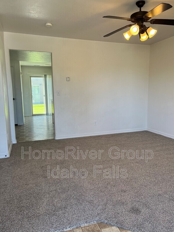 Building Photo - 1675 N Stevens Dr