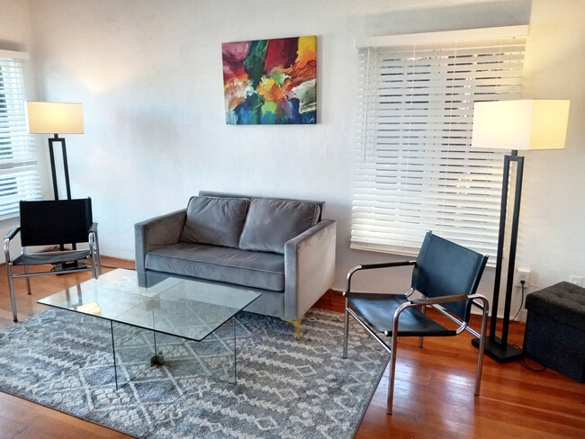Living Room - 455 North Doheny Drive