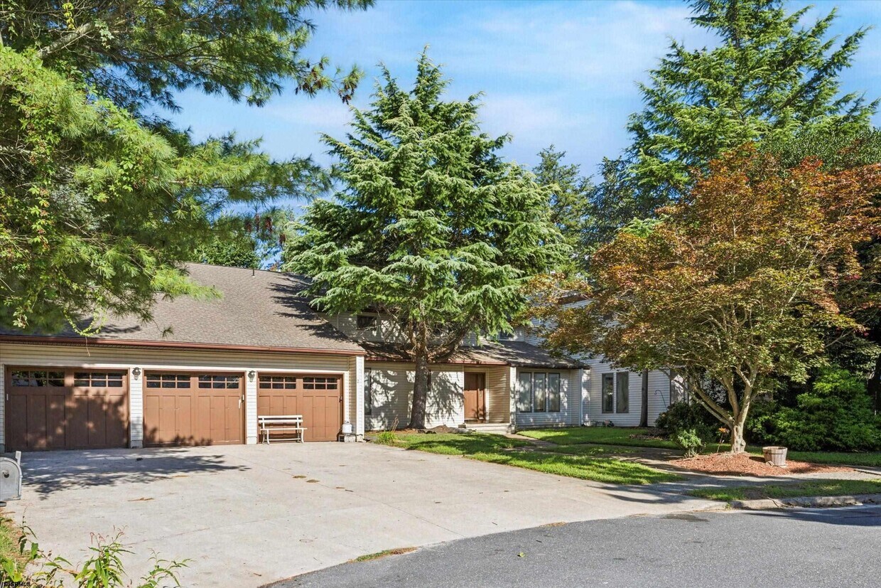 Foto principal - 2 Woodstock Dr