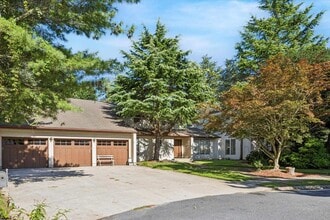 Building Photo - 2 Woodstock