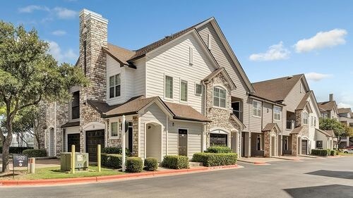 Foto principal - 12151 Hunters Chase Dr