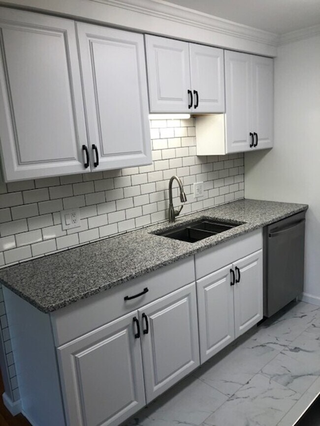 63 Watertree Dr Unit 63, East Syracuse, NY 13057 Condo for Rent in