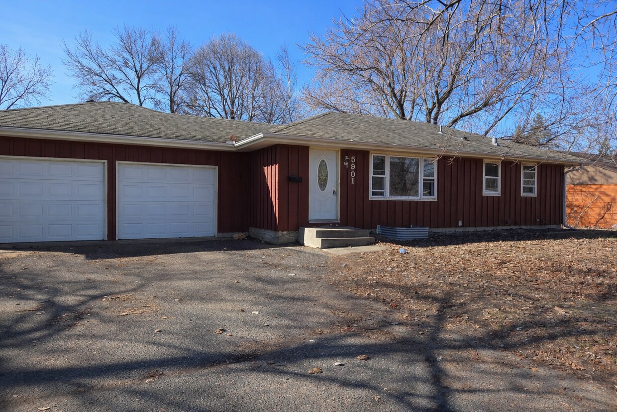 Foto del edificio - 5901 Century Blvd