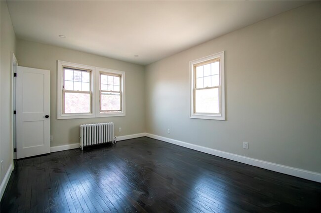 Foto del edificio - 840 Seaman Ave