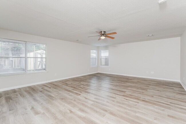 Foto del edificio - 7926 Suffield Glen Ln
