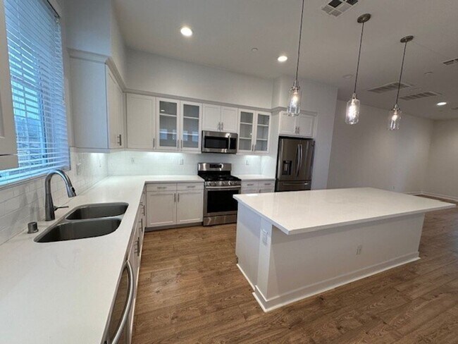 Foto del edificio - 8315 N Peyton Way
