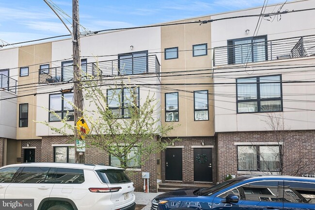 Photo - 1333 N Howard St Townhome