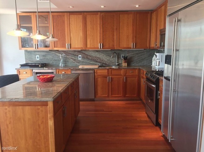 Foto del edificio - 6917 Shore Rd