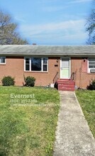 Building Photo - 921 Faye St
