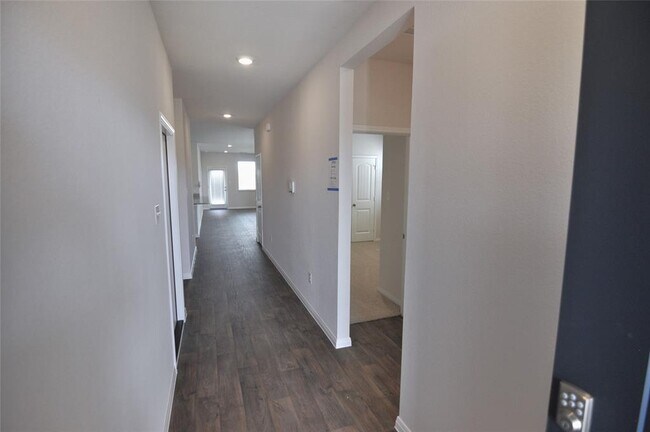 Building Photo - 122 Eagle Mountain Trl1