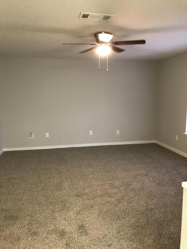 Building Photo - Beautiful Home for Lease!