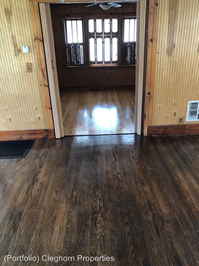 Building Photo - 4 br, 1 bath House - 322 Elm Street