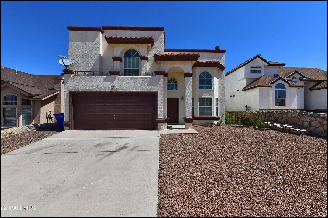 Foto principal - 253 Summerbrooke Ct