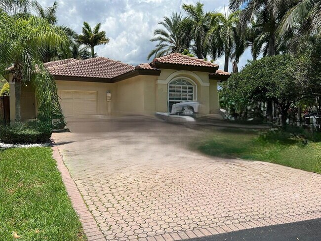 Building Photo - 5096 NW 113th Pl
