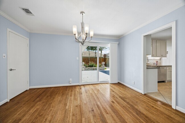 Foto del edificio - 2202 Lazybrook Dr