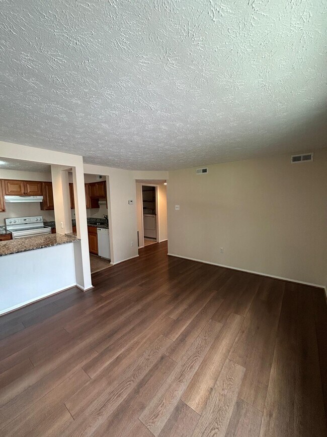 Foto del edificio - 4300 Buckman Rd