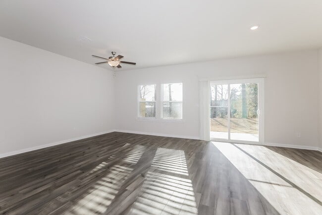 Building Photo - 1605 Villageside Ct