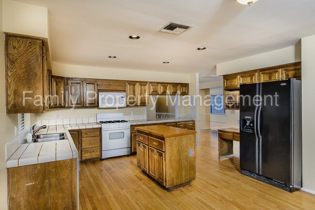 Building Photo - 804 Glen Abbey Cir
