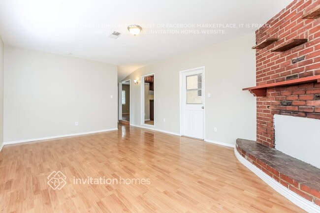 Building Photo - 8440 Hazeltine Ave