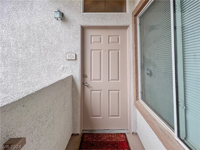 Foto del edificio - 2305 W Horizon Ridge Pkwy
